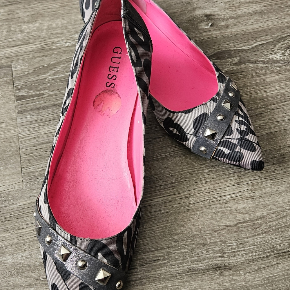 GUESS Women's Black and Pink Studded Flats